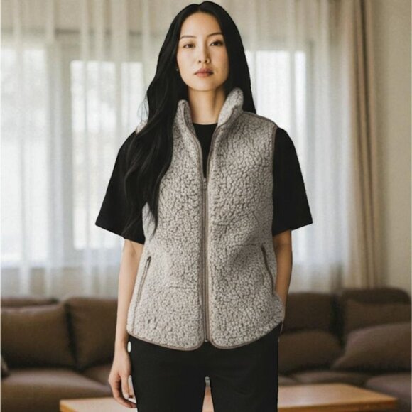 Thread & Supply Taupe Sherpa Fleece Vest Women’s Cozy Zip Front Size Small - Picture 9 of 9